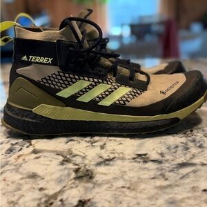 Adidas Terrex Men's Athletic Shoes - Black and Olive